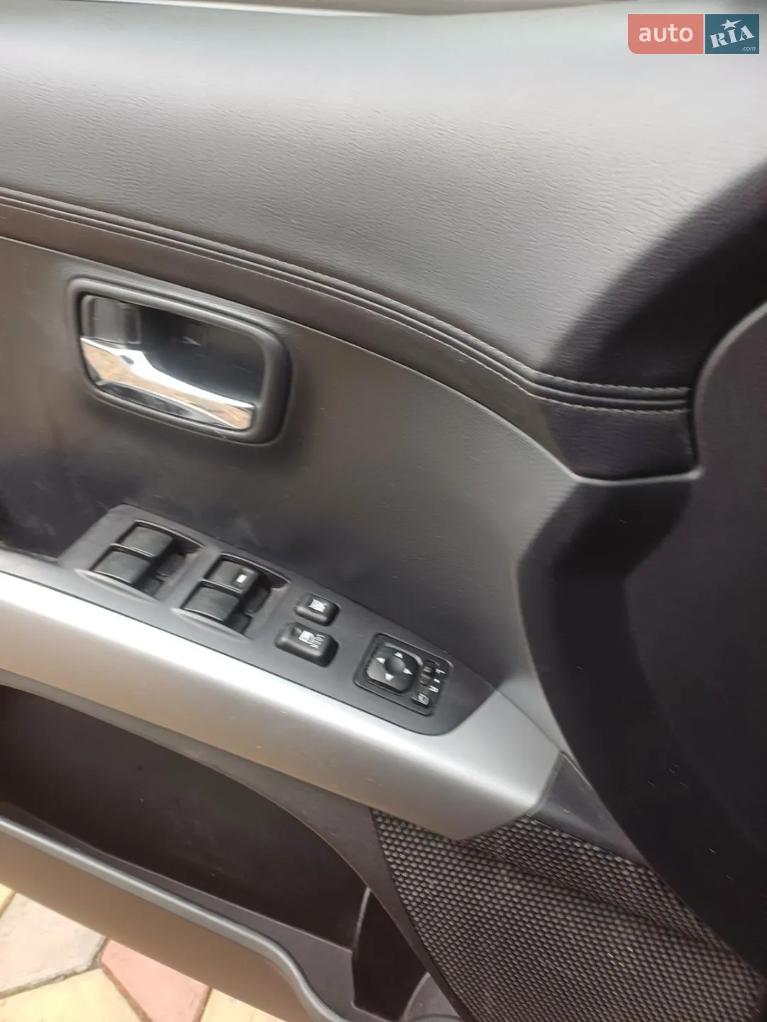 2010 Mitsubishi Outlander - мініатюра 9