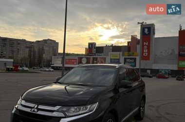 Внедорожник / Кроссовер Mitsubishi Outlander 2015 в Харькове