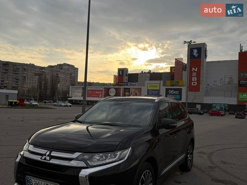 Mitsubishi Outlander 2015