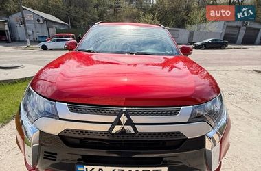 Позашляховик / Кросовер Mitsubishi Outlander 2021 в Києві