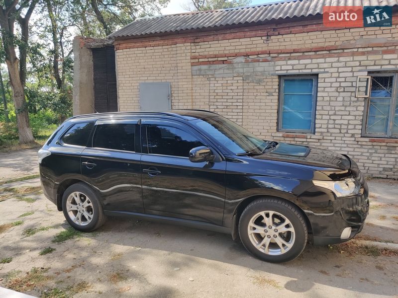 Mitsubishi Outlander 2012