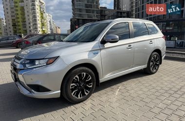 Внедорожник / Кроссовер Mitsubishi Outlander 2018 в Львове