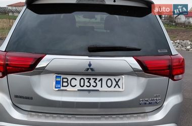 Внедорожник / Кроссовер Mitsubishi Outlander 2019 в Львове