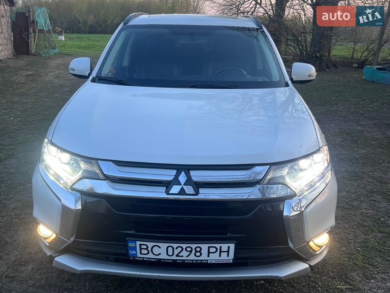 Mitsubishi Outlander 2015