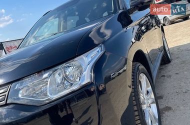 Внедорожник / Кроссовер Mitsubishi Outlander 2012 в Калуше