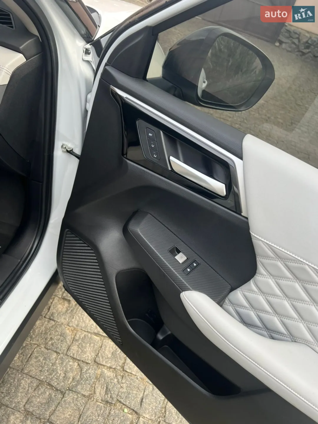 2023 Mitsubishi Outlander - мініатюра 21