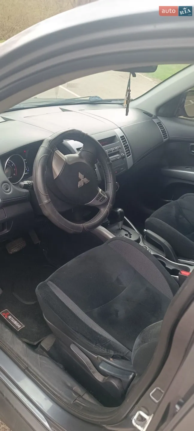 2012 Mitsubishi Outlander - мініатюра 9