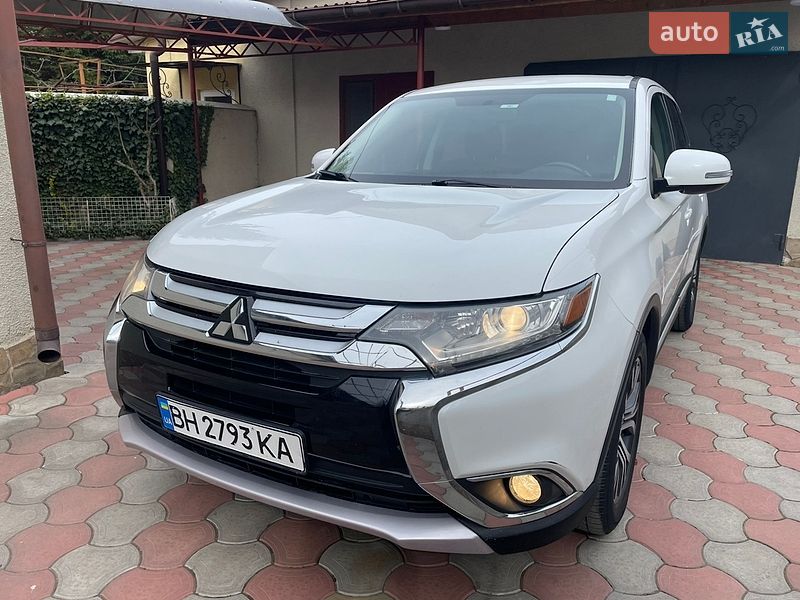 Mitsubishi Outlander 2016