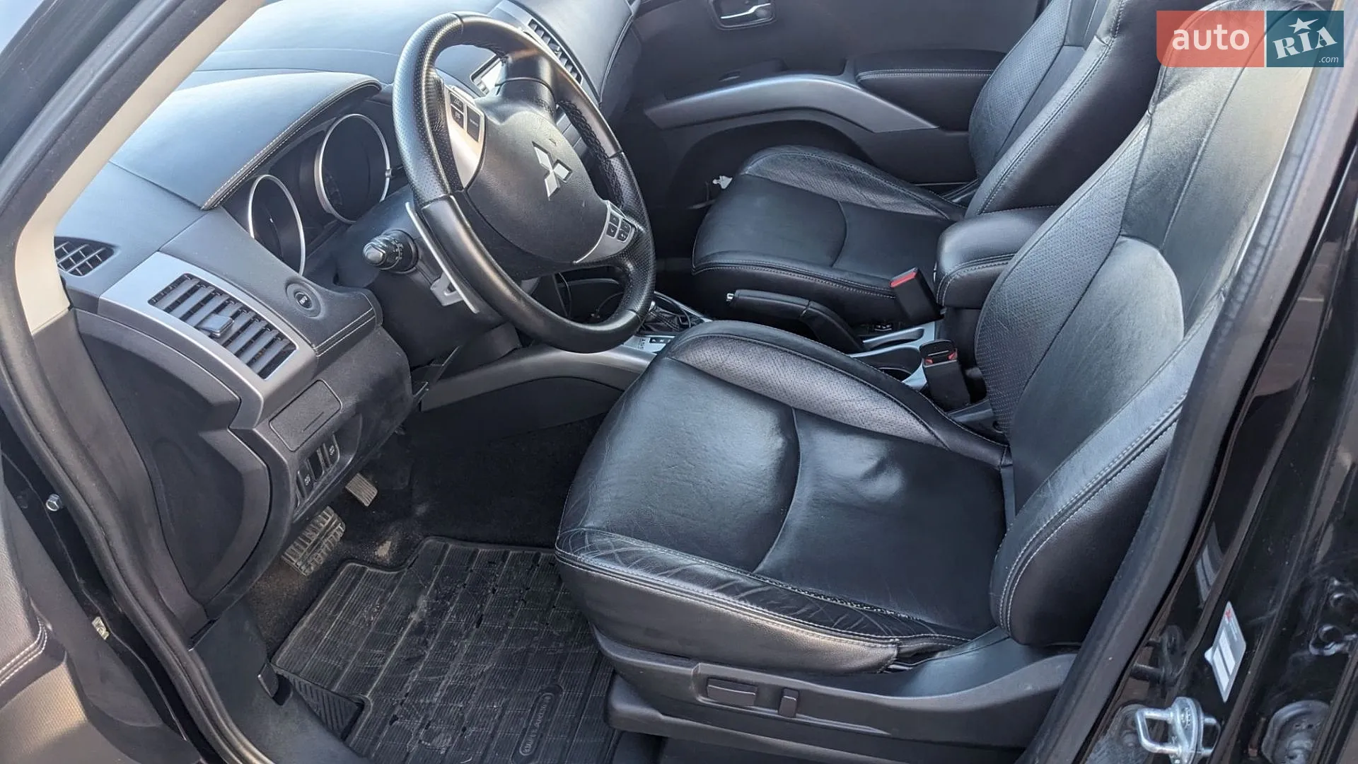 2010 Mitsubishi Outlander - мініатюра 8