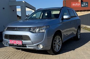 Позашляховик / Кросовер Mitsubishi Outlander 2013 в Луцьку