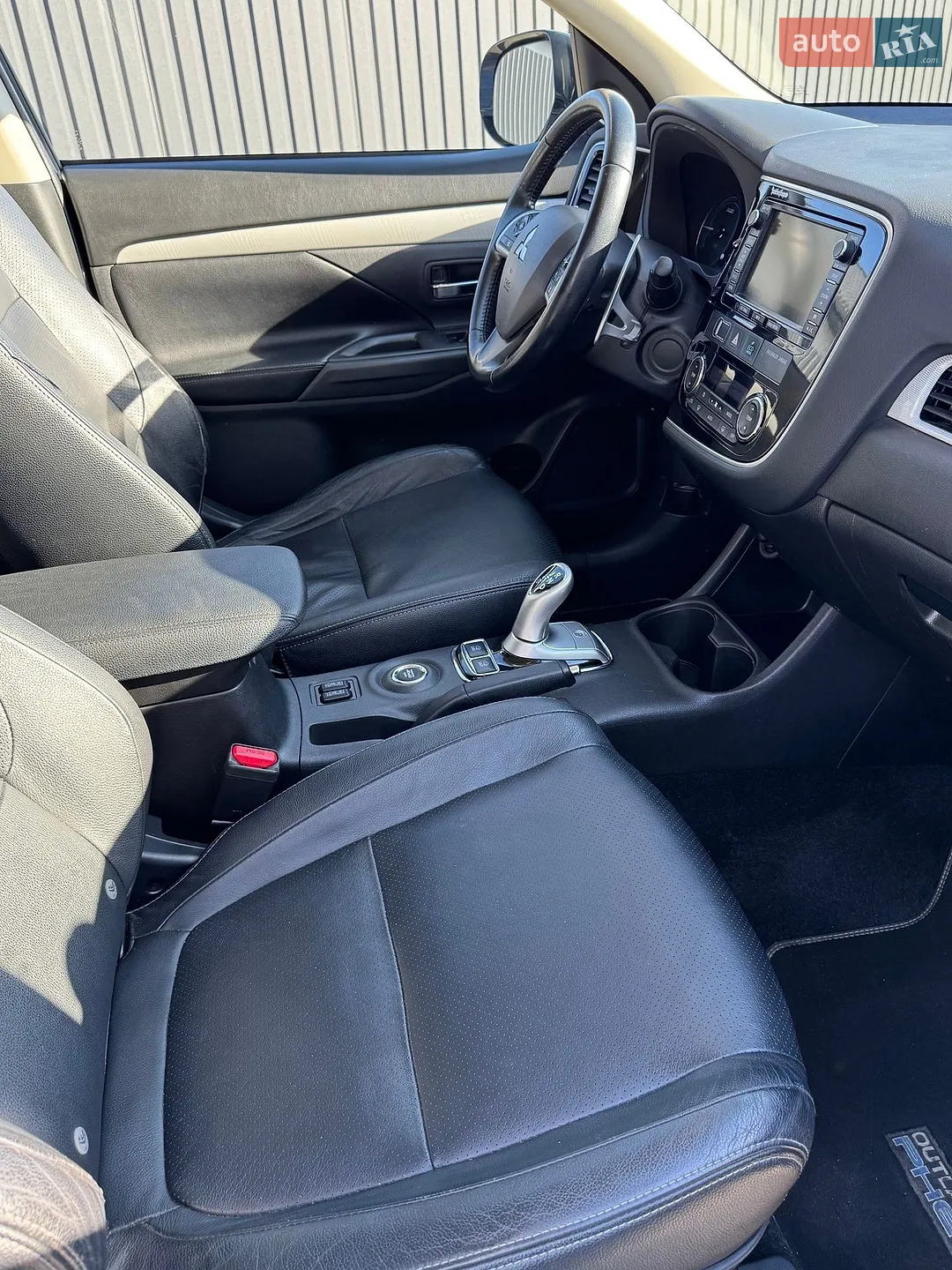 2013 Mitsubishi Outlander - мініатюра 16