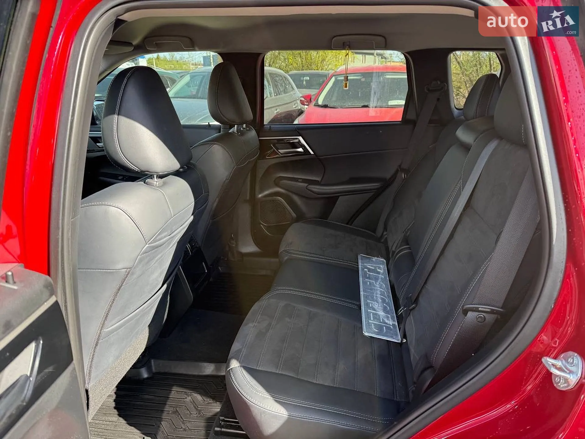 2024 Mitsubishi Outlander - мініатюра 27