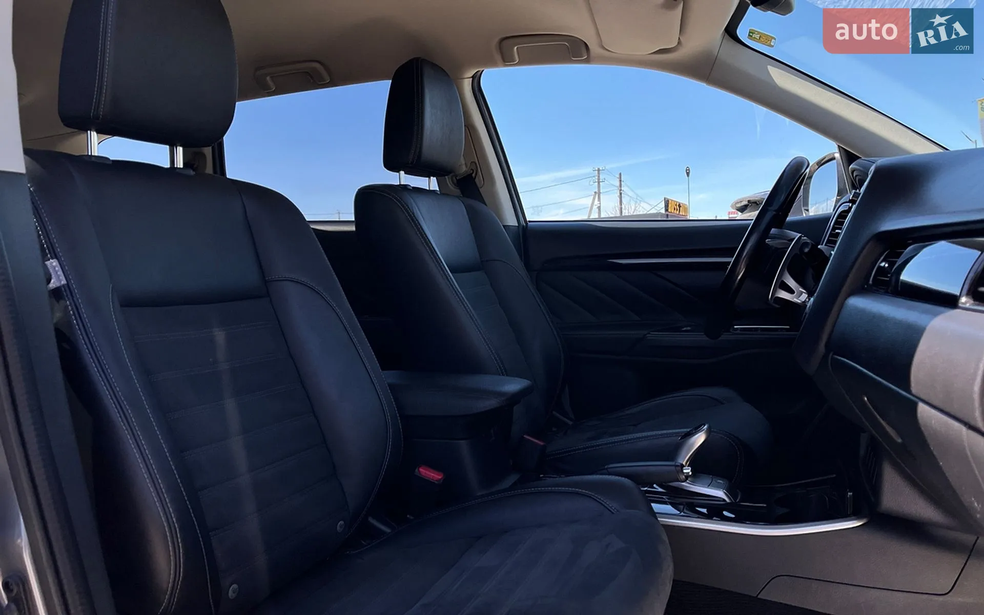 2016 Mitsubishi Outlander - мініатюра 20