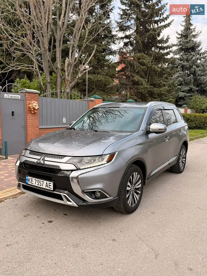 2019 Mitsubishi Outlander - мініатюра 13