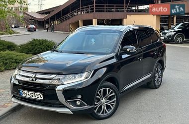 Внедорожник / Кроссовер Mitsubishi Outlander 2015 в Одессе
