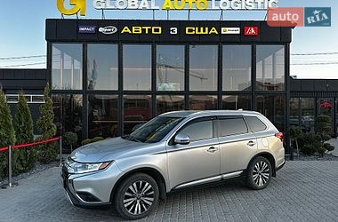 Внедорожник / Кроссовер Mitsubishi Outlander 2019 в Львове