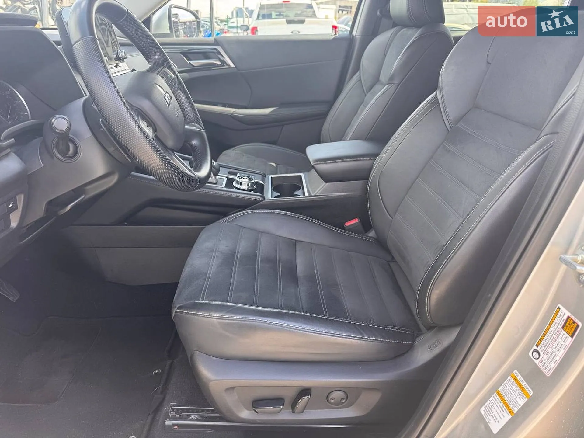 2021 Mitsubishi Outlander - мініатюра 15