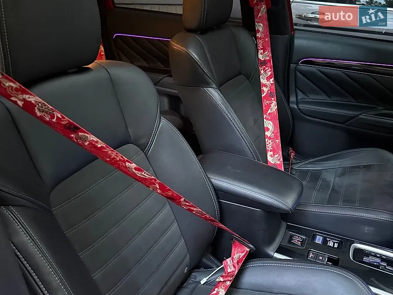 Mitsubishi Outlander 2016 VIN JA4JZ4AX3HZ019513 фото оголошення 8 з 83
