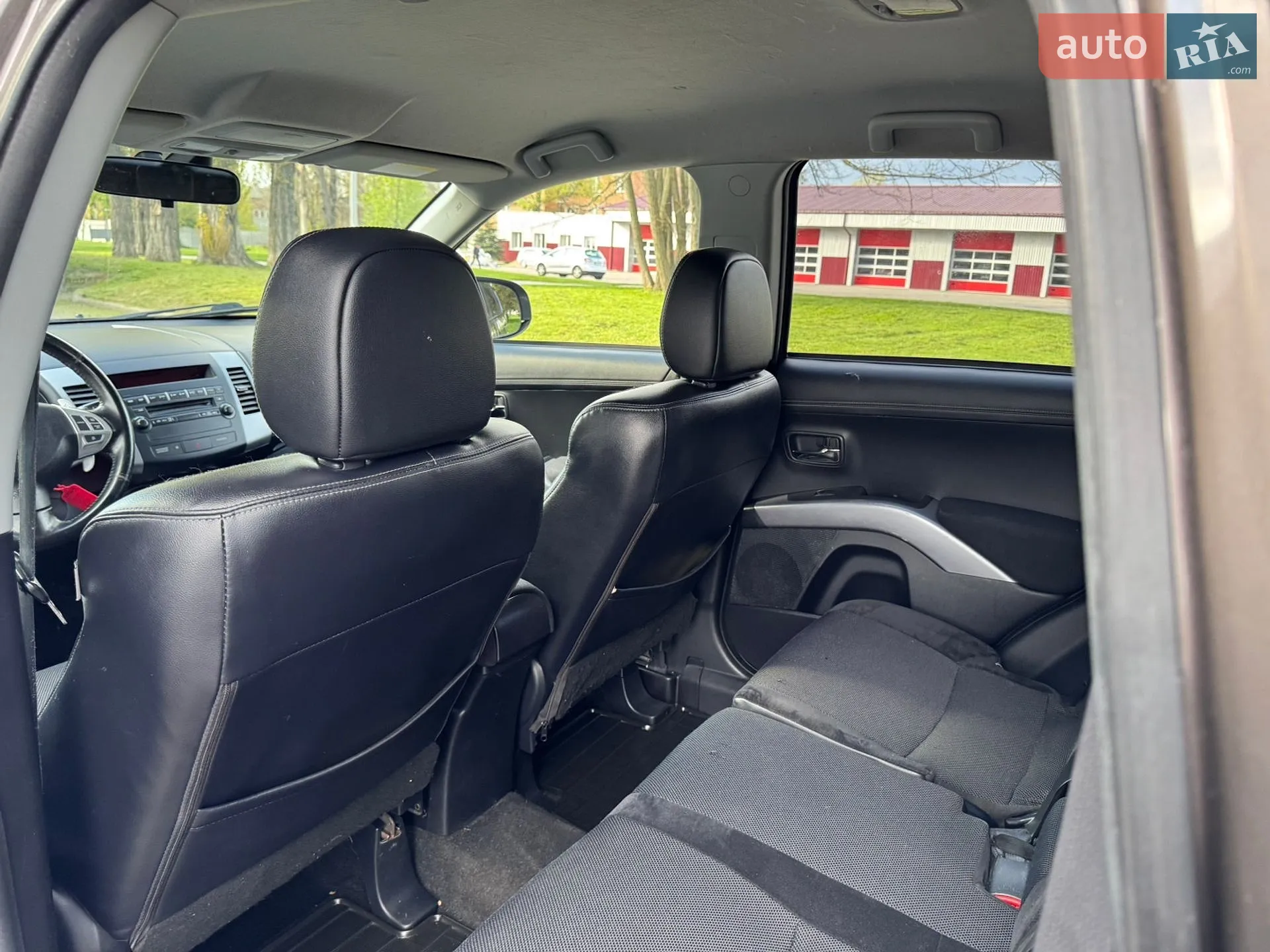 2010 Mitsubishi Outlander - мініатюра 21