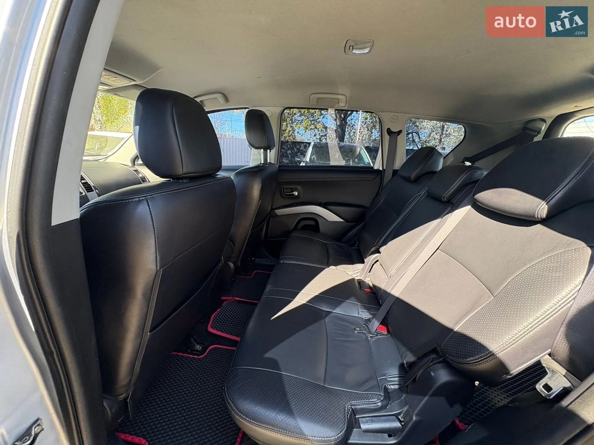 2010 Mitsubishi Outlander - мініатюра 20