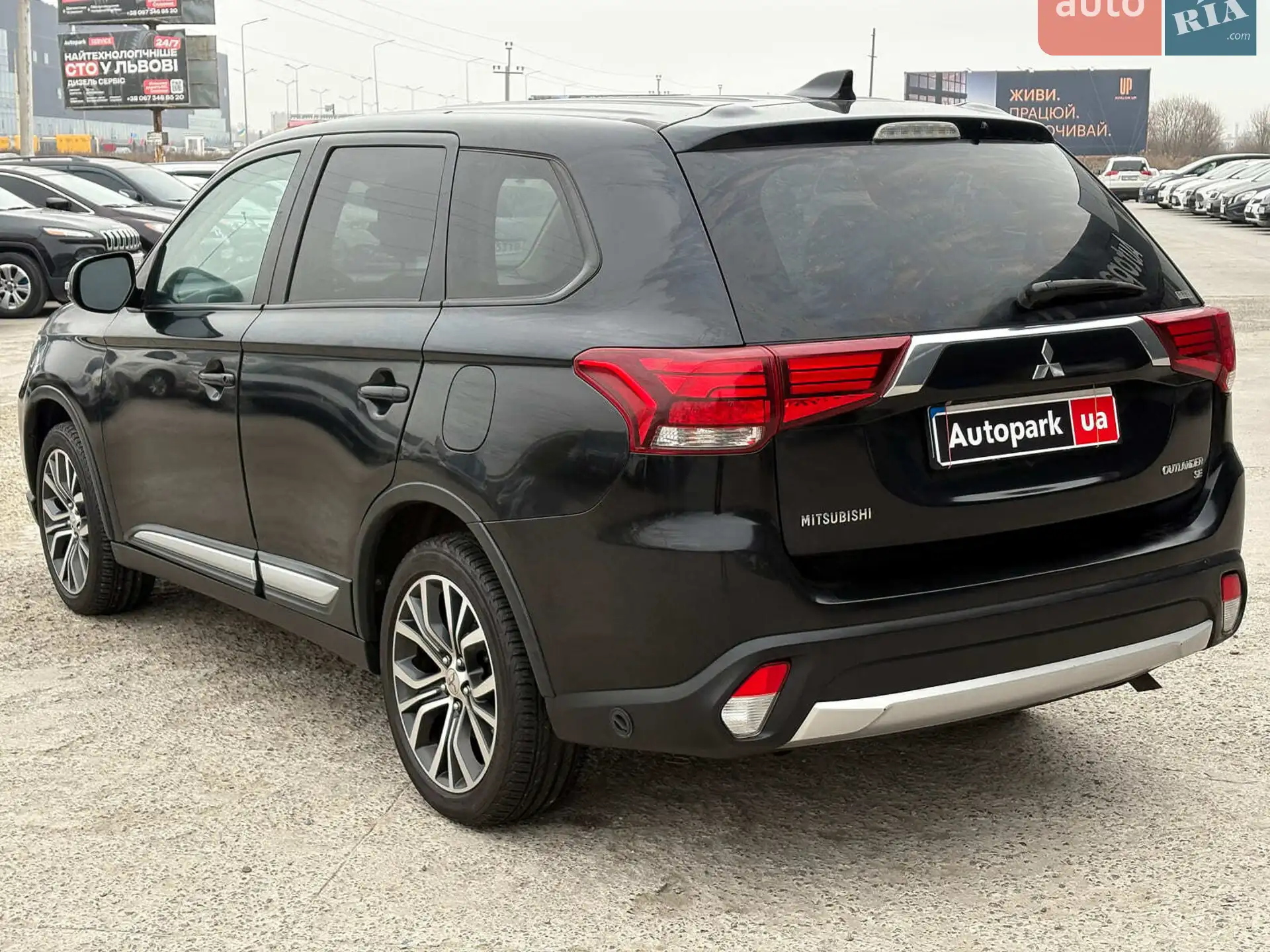 2017 Mitsubishi Outlander - мініатюра 10