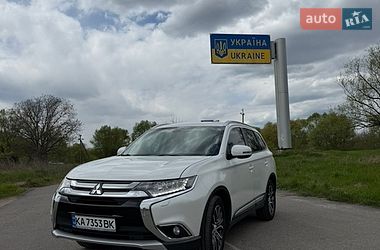 Внедорожник / Кроссовер Mitsubishi Outlander 2016 в Виннице