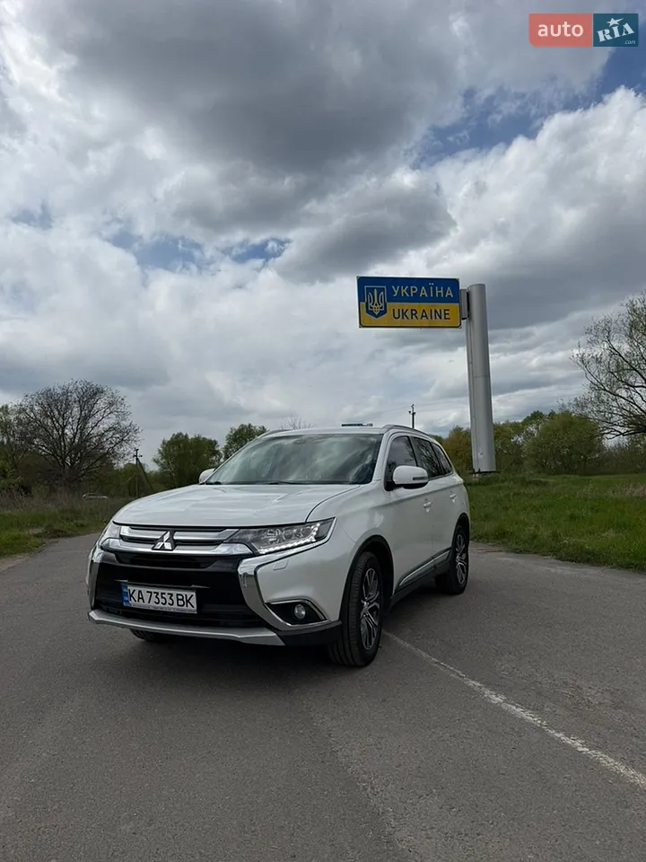 2016 Mitsubishi Outlander - мініатюра 15