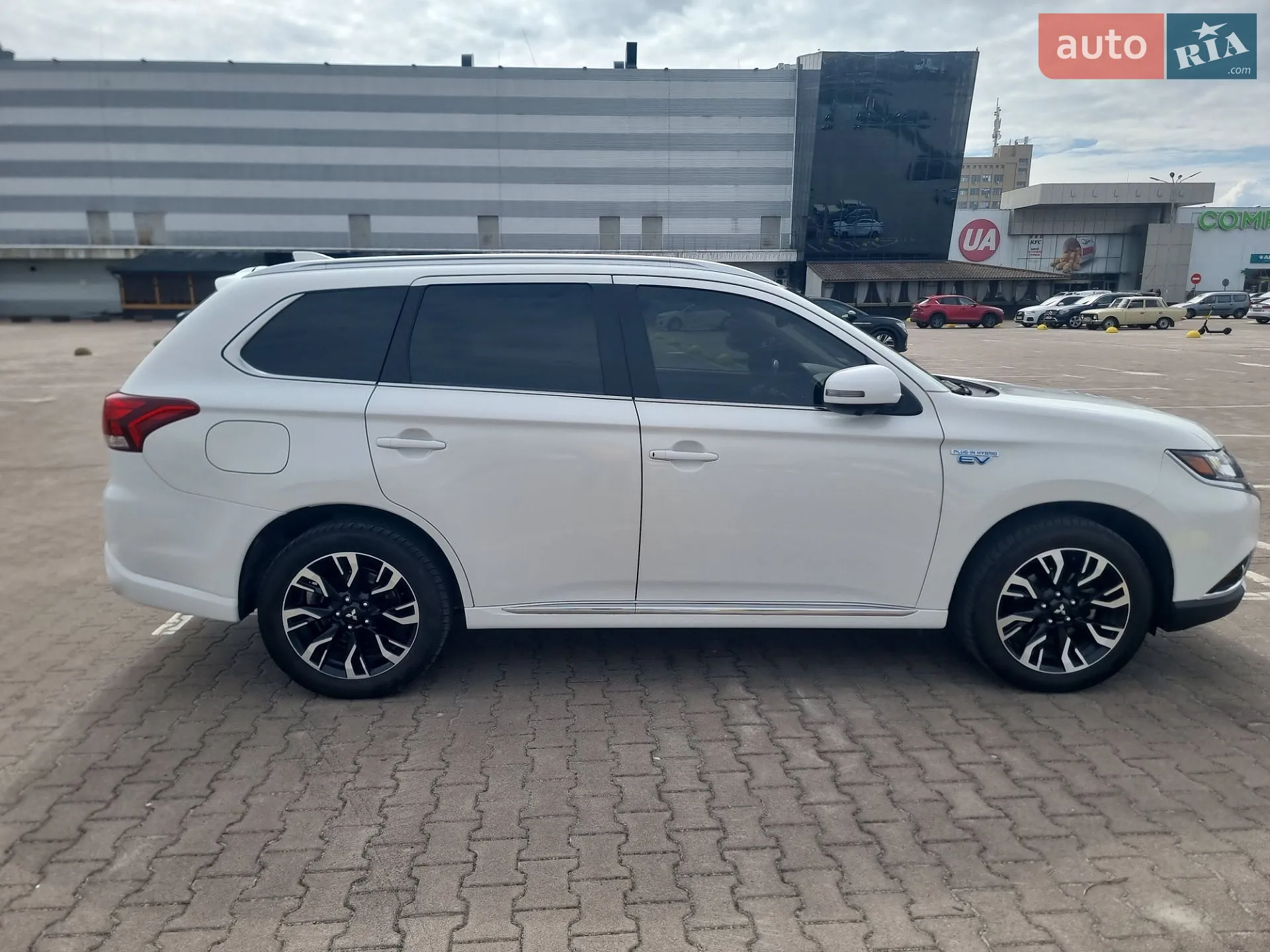 2018 Mitsubishi Outlander - мініатюра 9