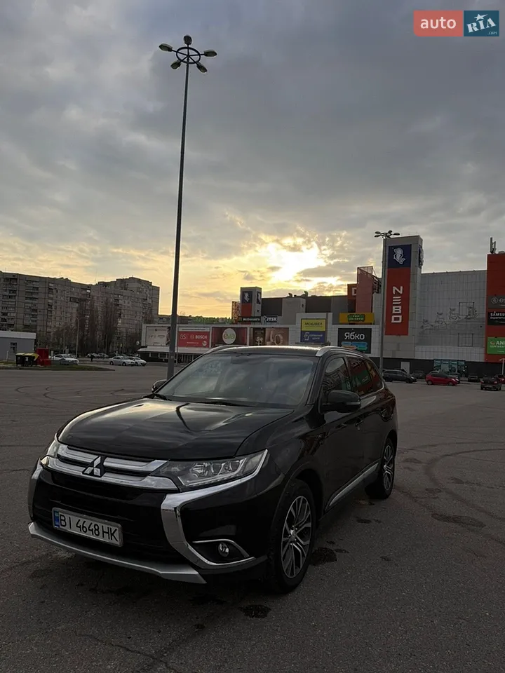 2016 Mitsubishi Outlander - мініатюра 14