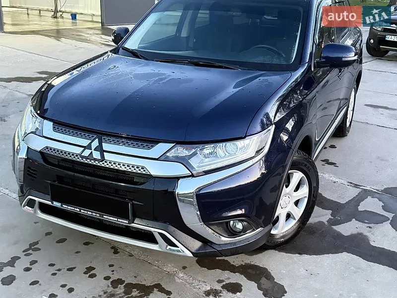 Mitsubishi Outlander 2021