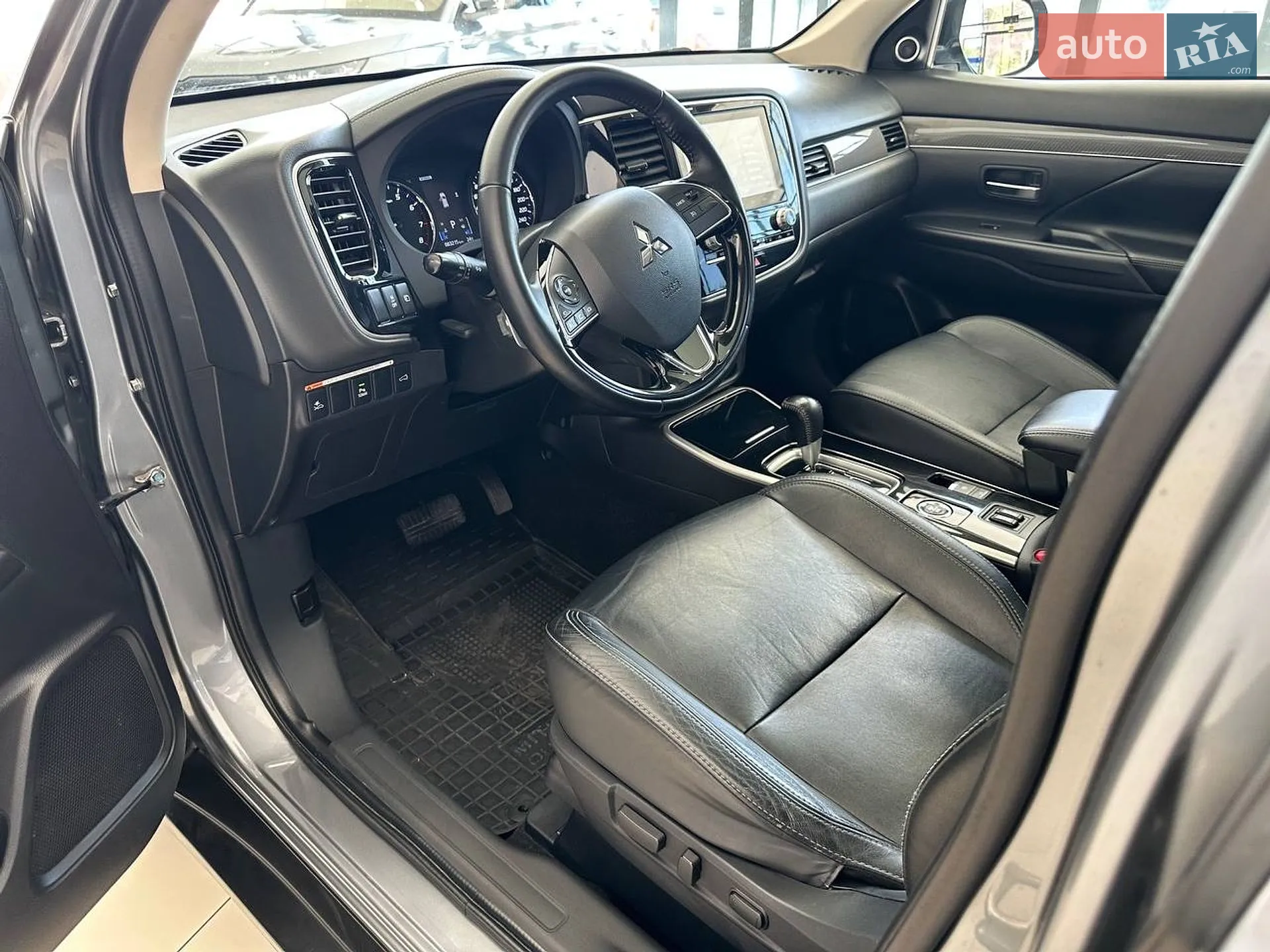 2020 Mitsubishi Outlander - мініатюра 42