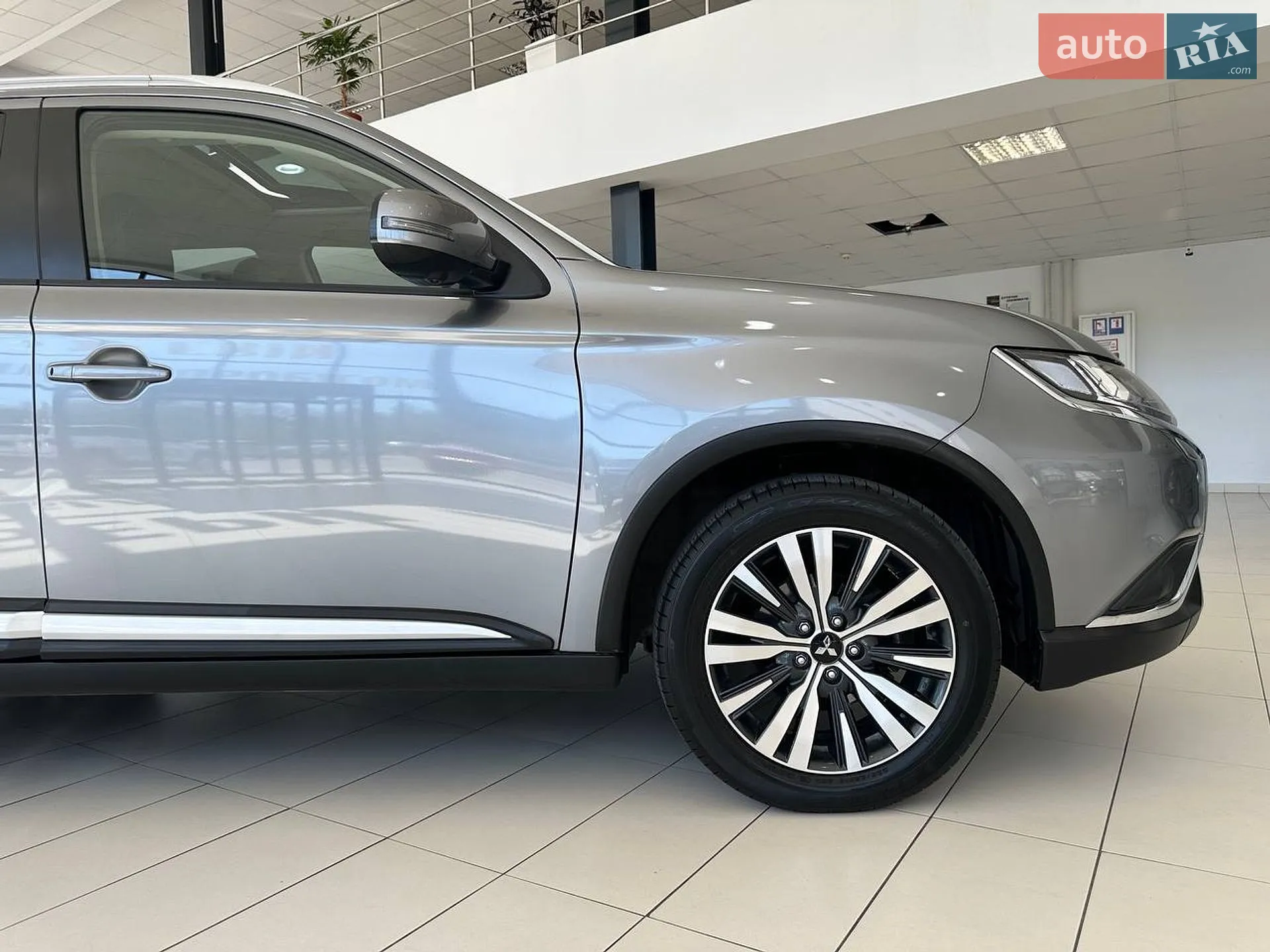 2020 Mitsubishi Outlander - мініатюра 19