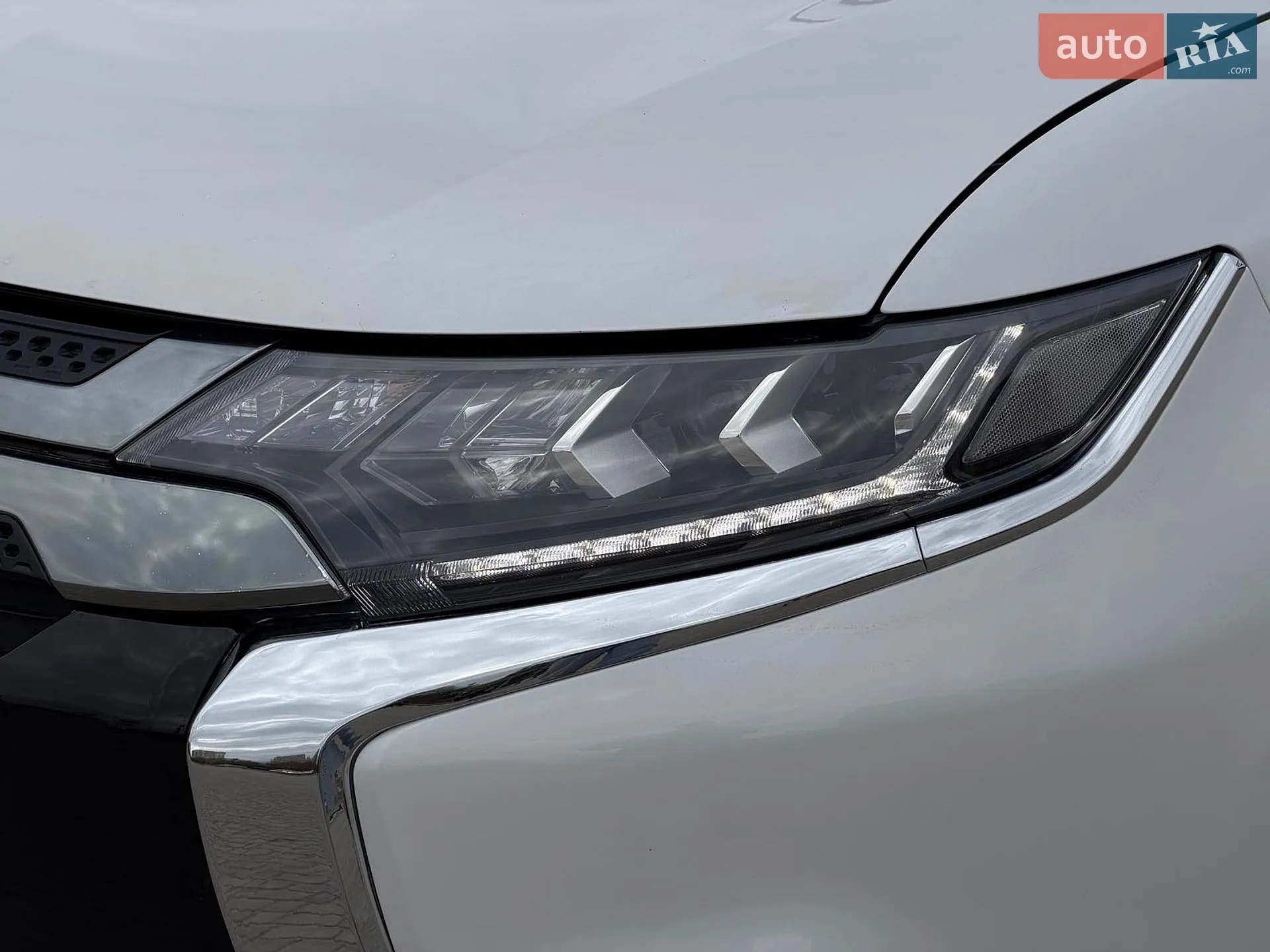 2020 Mitsubishi Outlander - мініатюра 10