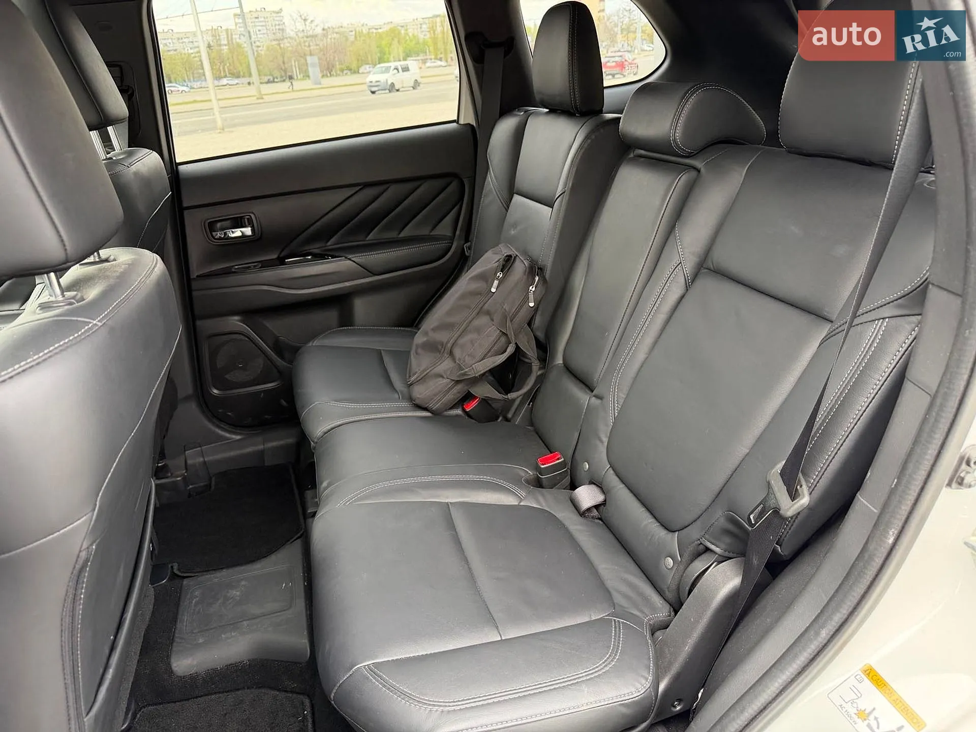 2020 Mitsubishi Outlander - мініатюра 27