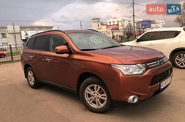 Внедорожник / Кроссовер Mitsubishi Outlander 2012 в Харькове