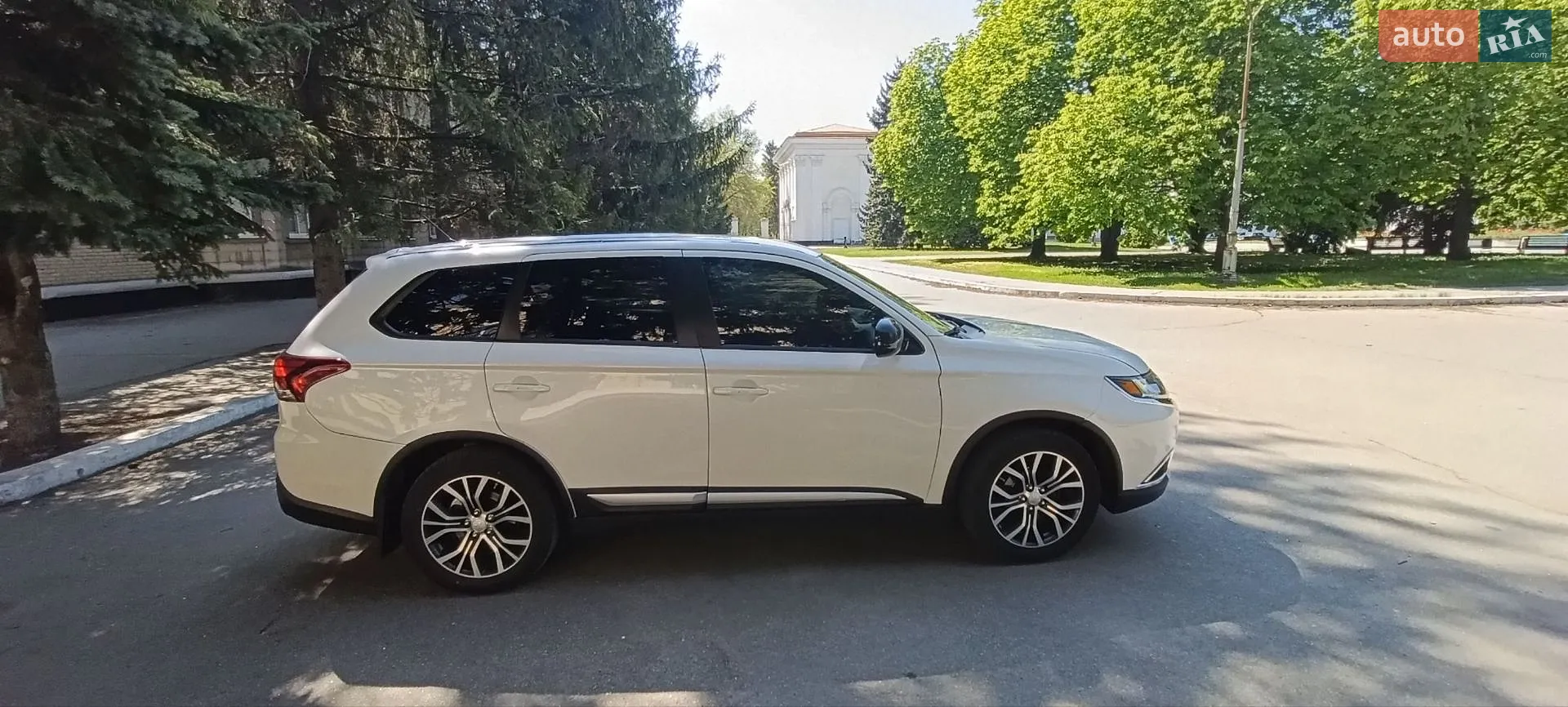 2015 Mitsubishi Outlander - мініатюра 10