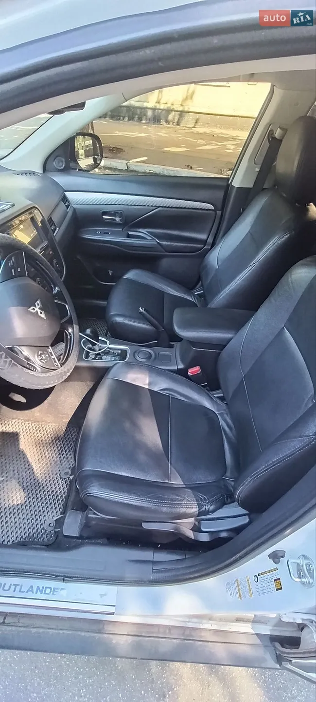 2015 Mitsubishi Outlander - мініатюра 15