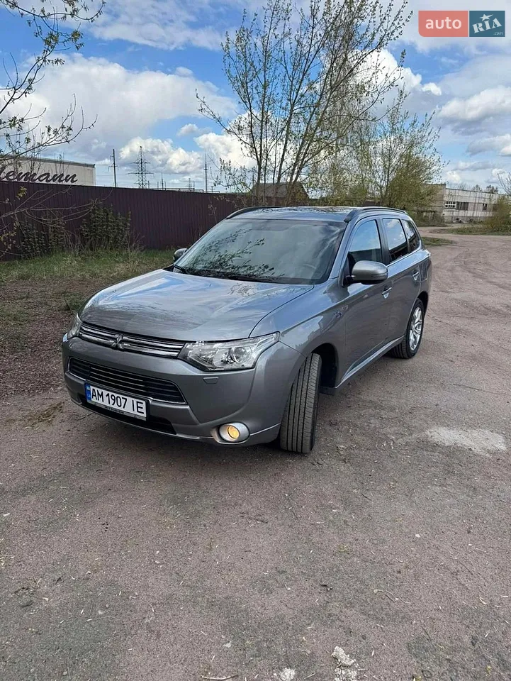 2014 Mitsubishi Outlander - мініатюра 23