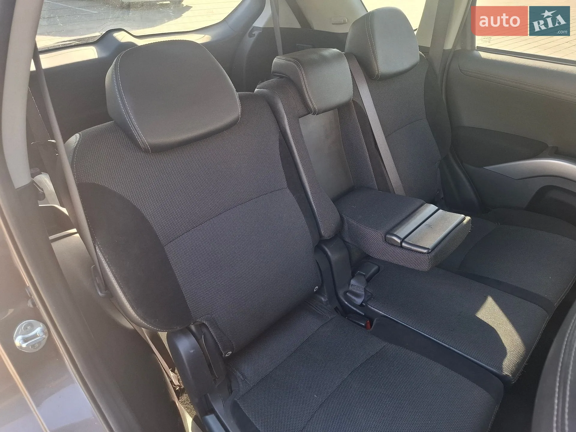 2010 Mitsubishi Outlander - мініатюра 29