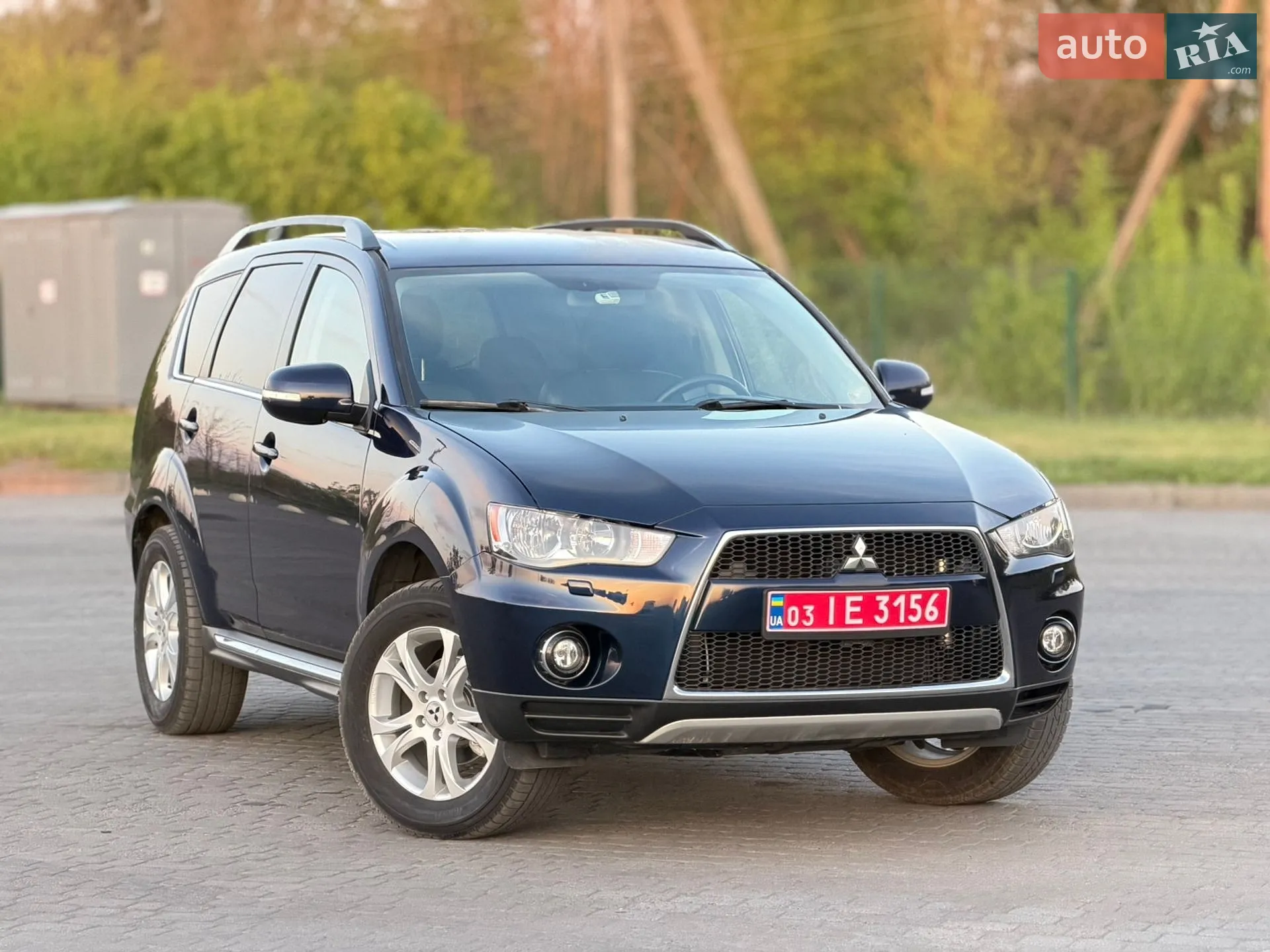 2010 Mitsubishi Outlander - фото 1