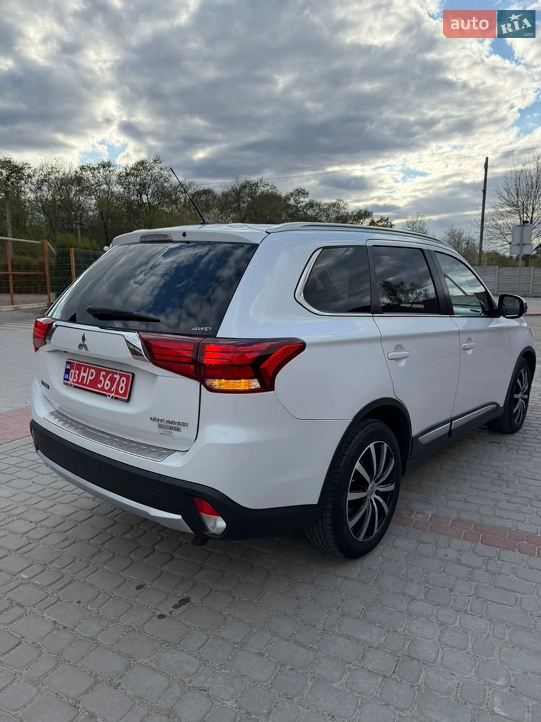 2016 Mitsubishi Outlander - мініатюра 8