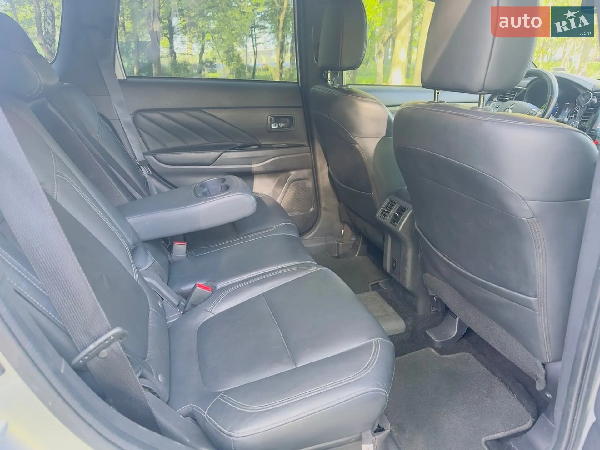 2022 Mitsubishi Outlander - мініатюра 23