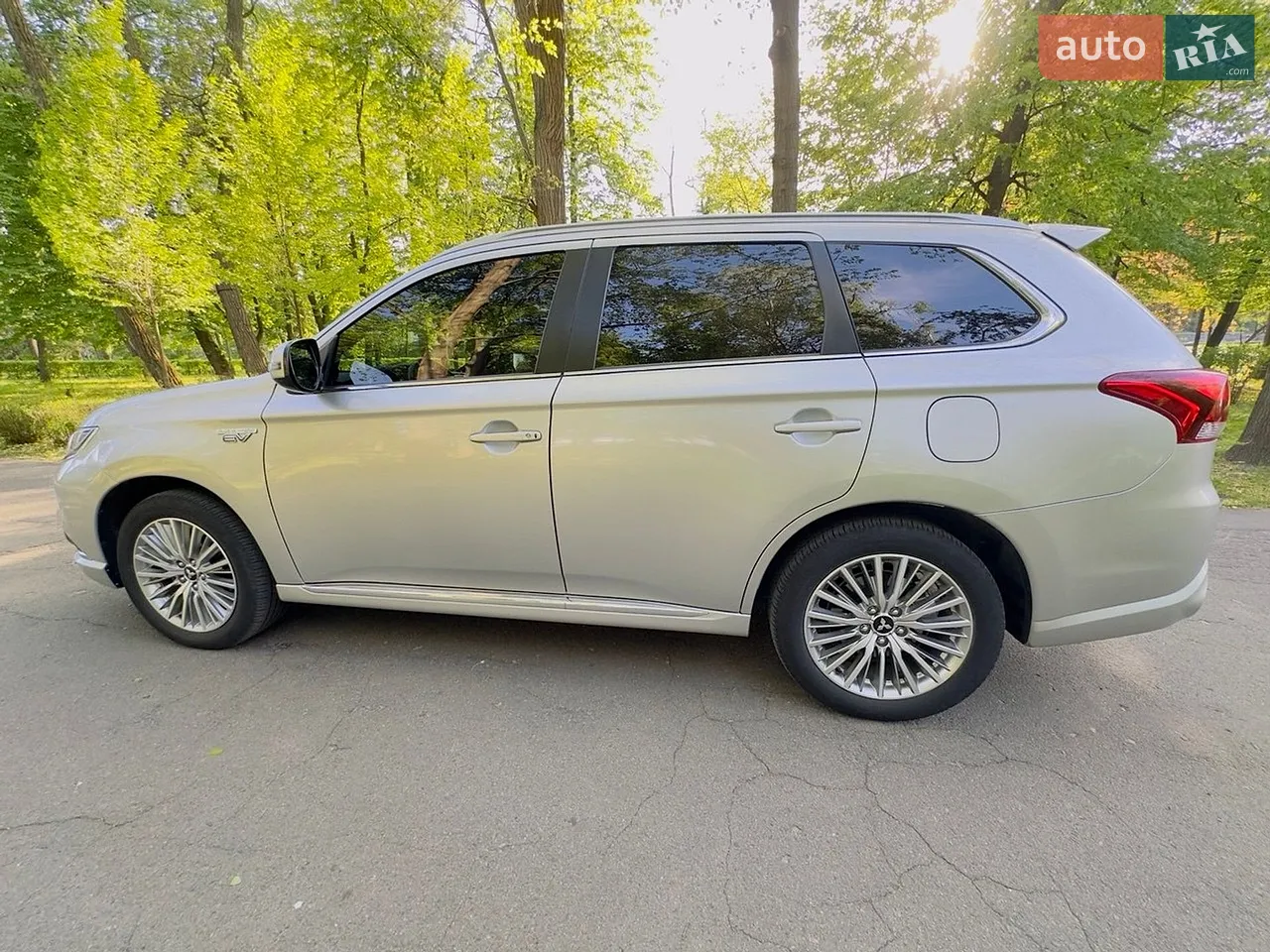 2022 Mitsubishi Outlander - мініатюра 49