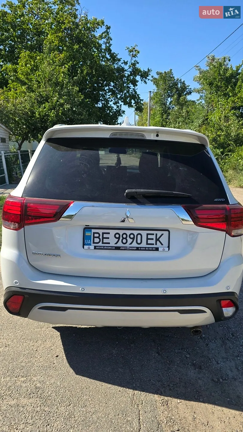 2020 Mitsubishi Outlander - мініатюра 6