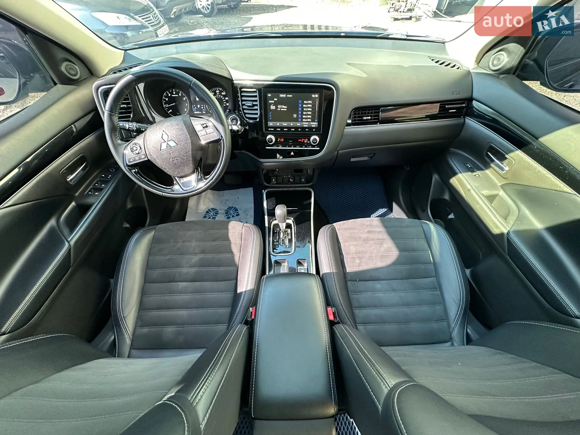 2020 Mitsubishi Outlander - мініатюра 23