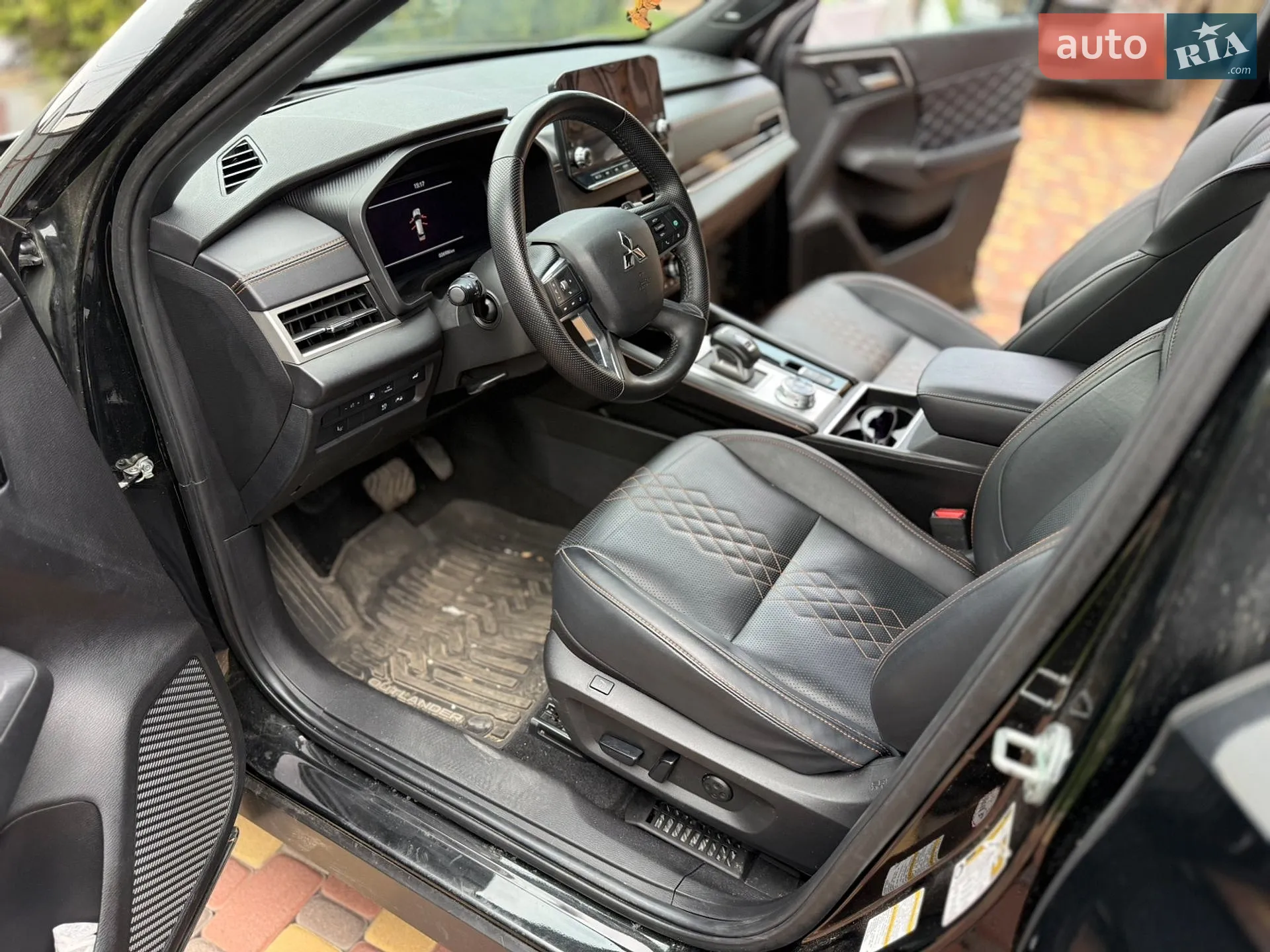 2023 Mitsubishi Outlander - мініатюра 16