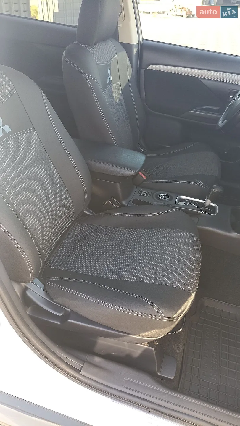 2013 Mitsubishi Outlander - мініатюра 8