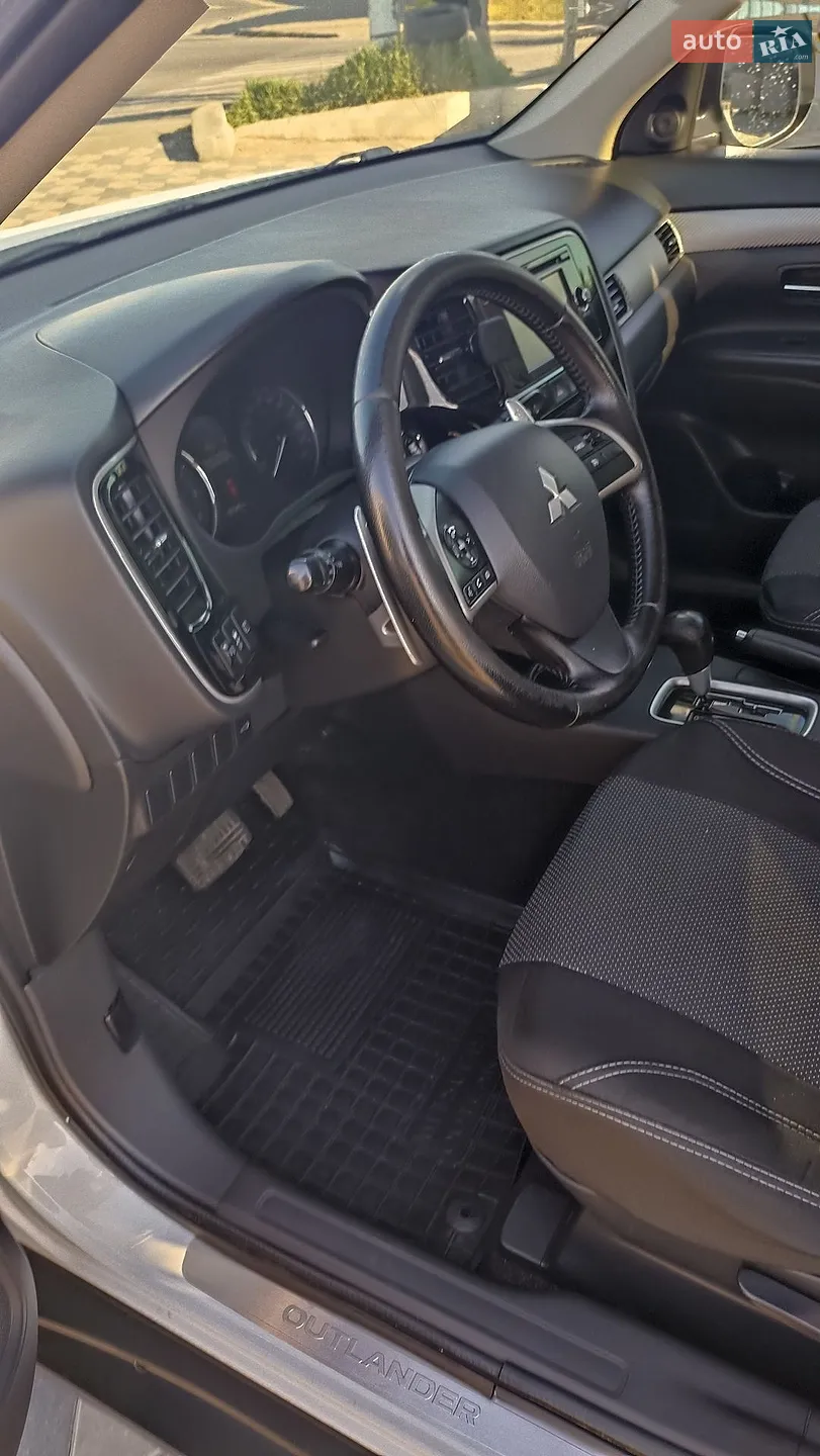 2013 Mitsubishi Outlander - мініатюра 24