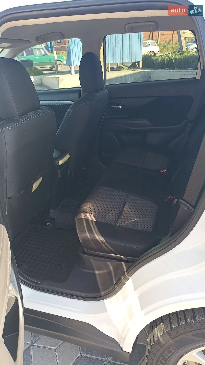2013 Mitsubishi Outlander - мініатюра 26
