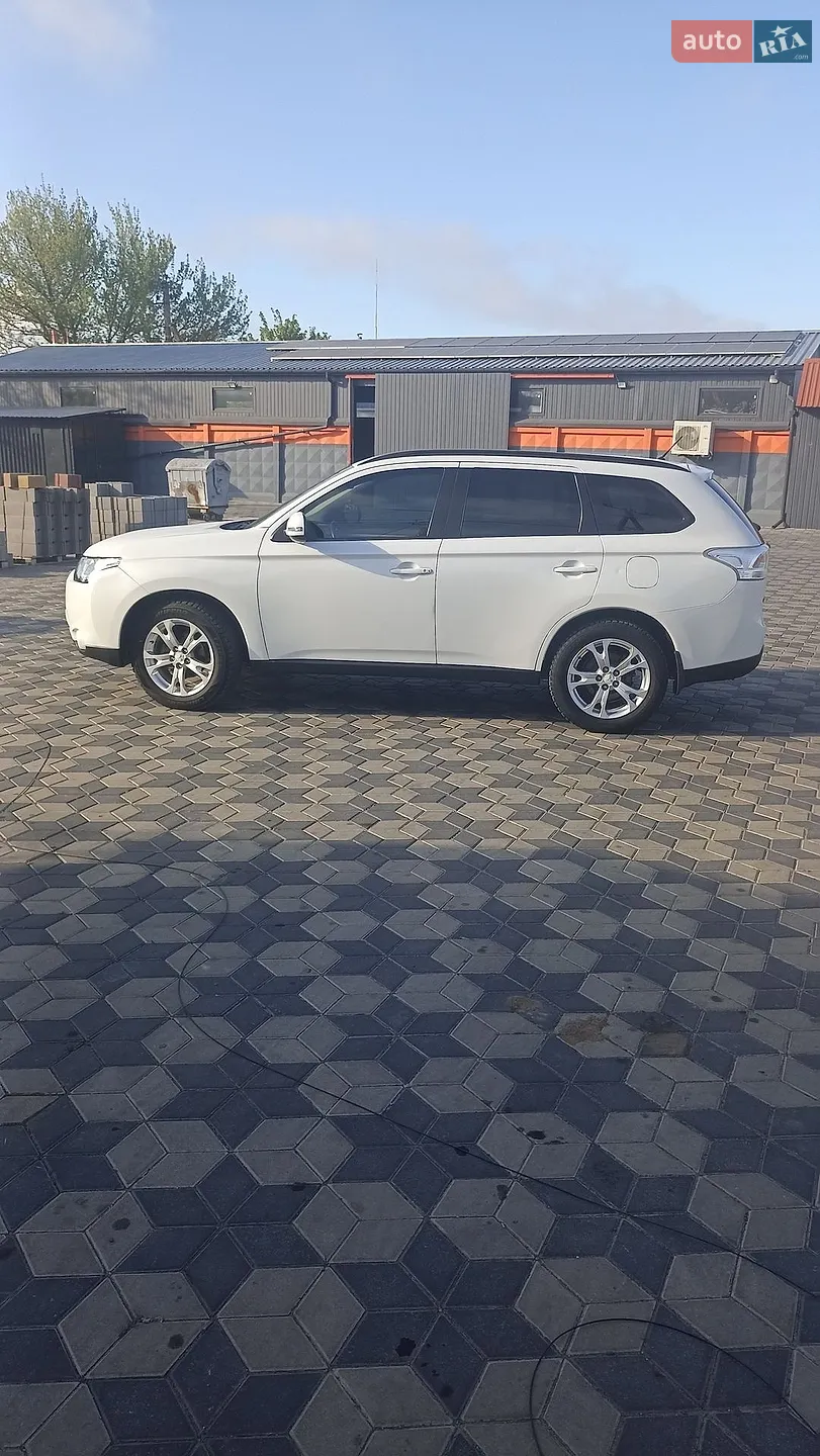 2013 Mitsubishi Outlander - мініатюра 4